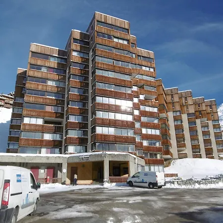 Appartement Serac - Location: En De La Station Mae-9049 *